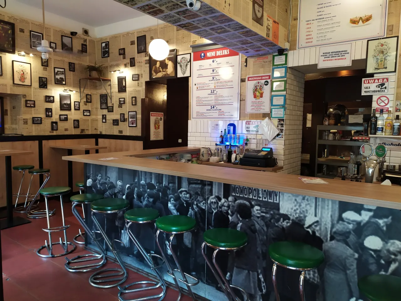 Najlepsze drinki w Krakowie: odkryj ukryte bary i koktajle