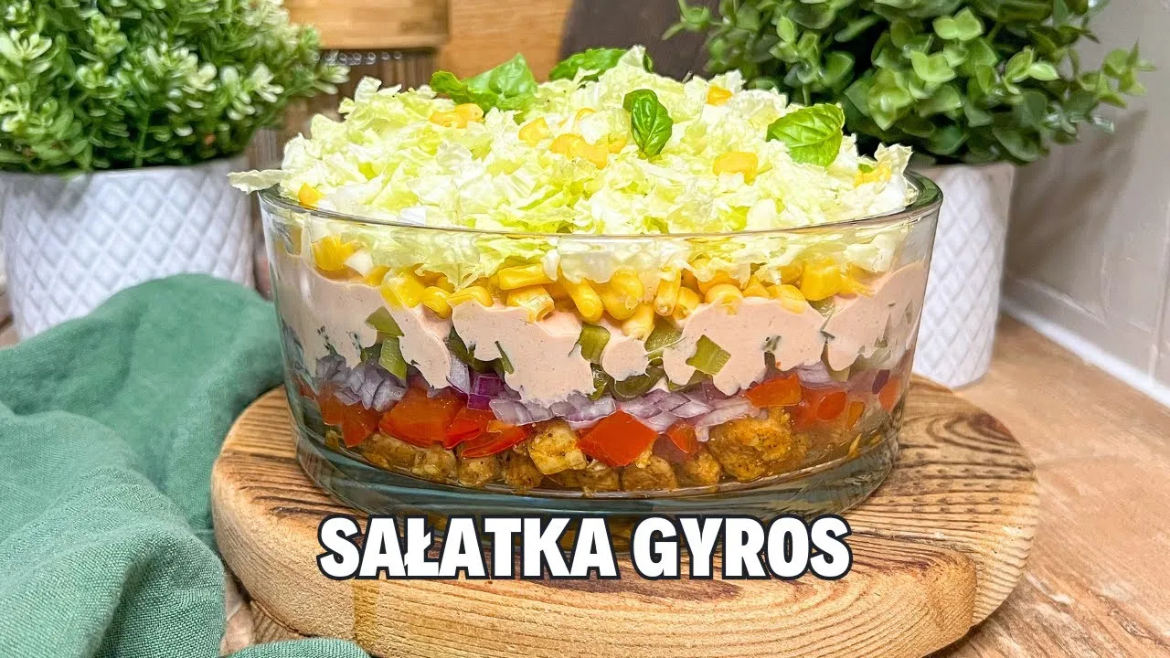 Jak zrobić sałatkę z gyrosem, która zachwyci Twoich gości?