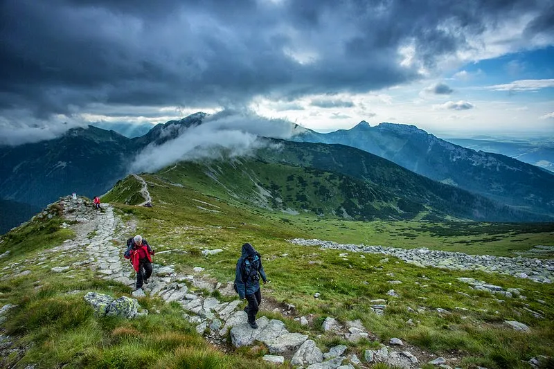 Szlaki w Tatrach kiedy otwarte - uniknij rozczarowania w sezonie