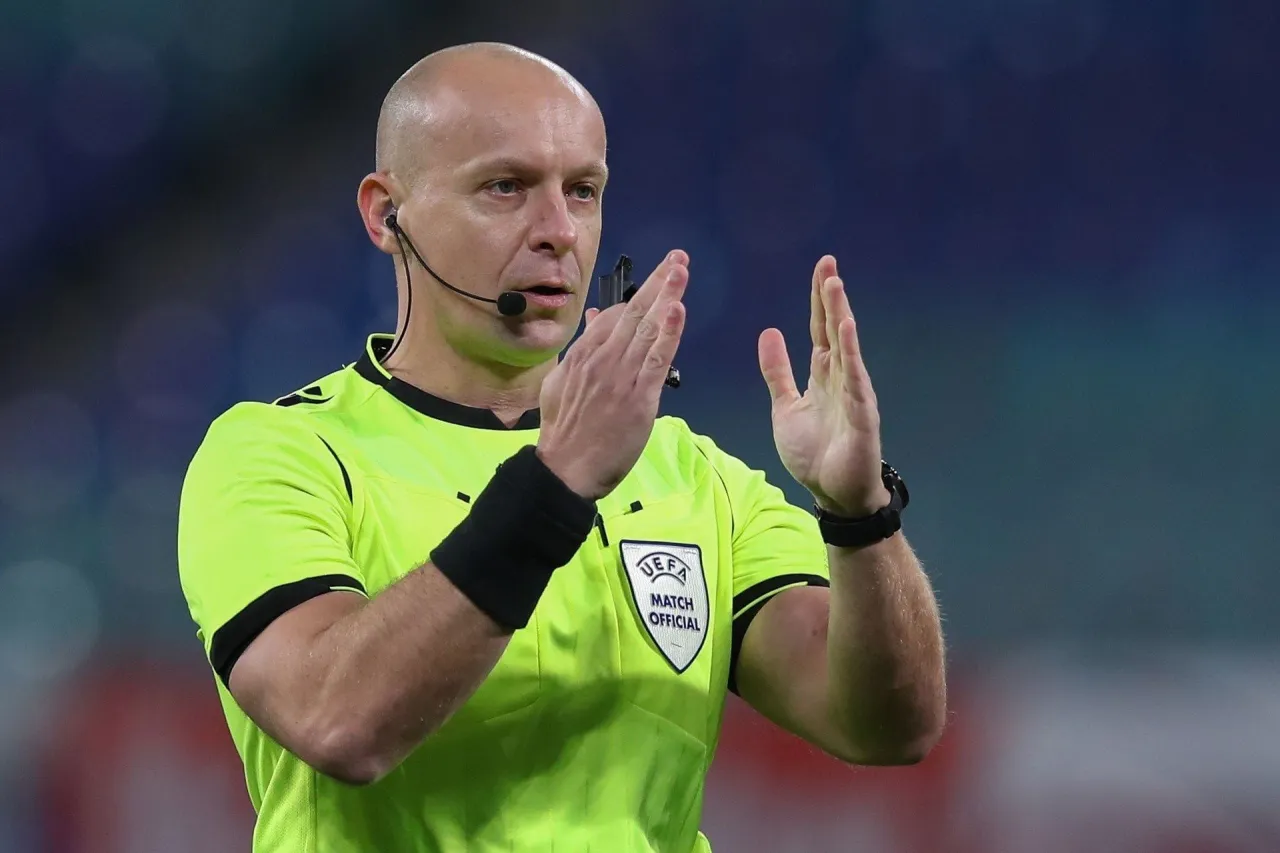 Ile zarabia sędzia piłkarski? Zaskakujące stawki w Polskich ligach