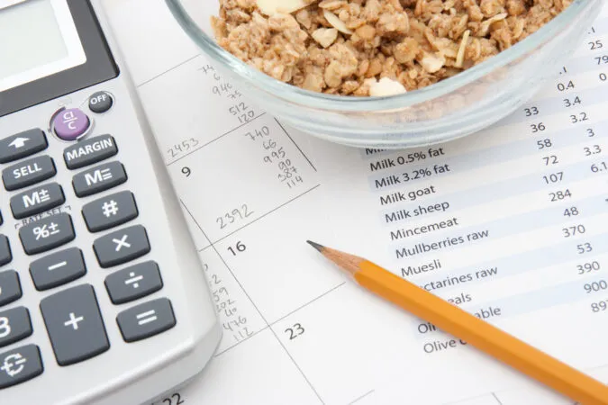 Jak ułożyć dietę na redukcję tkanki tłuszczowej i uniknąć błędów