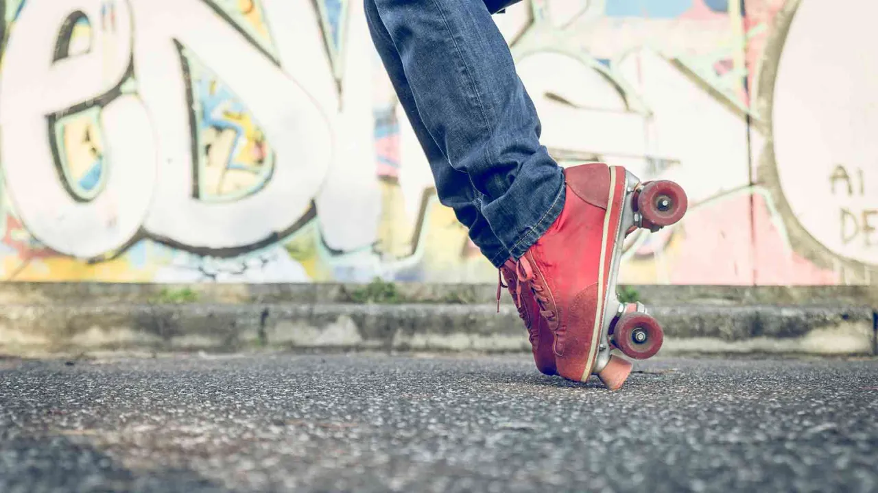 Kinda: Co to znaczy i jak (nie) używać go w slangu? Kinda: Co to znaczy i jak (nie) używać go w slangu?