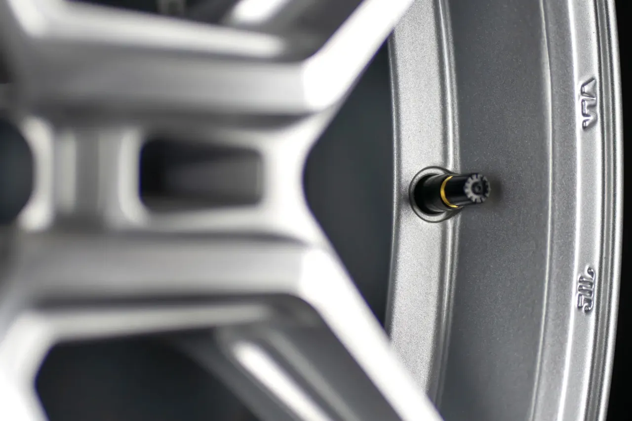 Jak dobrać wentyl do felgi? Poradnik krok po kroku