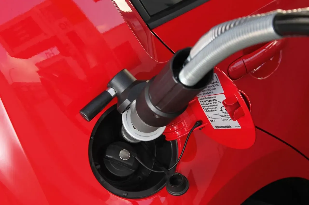 Co oznacza skrót CNG? Kluczowe informacje o sprężonym gazie ziemnym