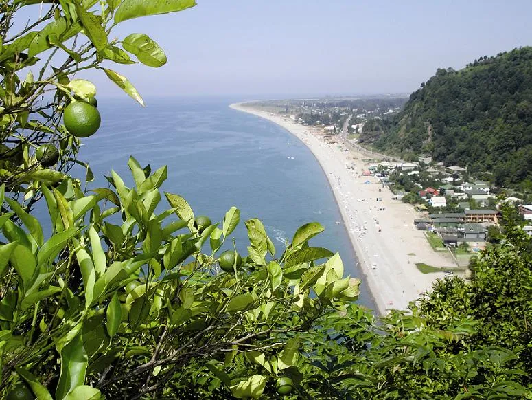 Gruzja kiedy jechać? Odkryj najlepszy czas na niezapomnianą podróż