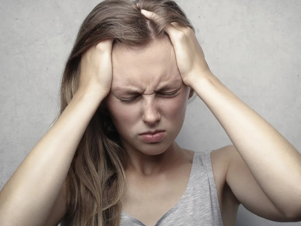 Przeciążenie sensoryczne objawy – jak je rozpoznać i co robić?