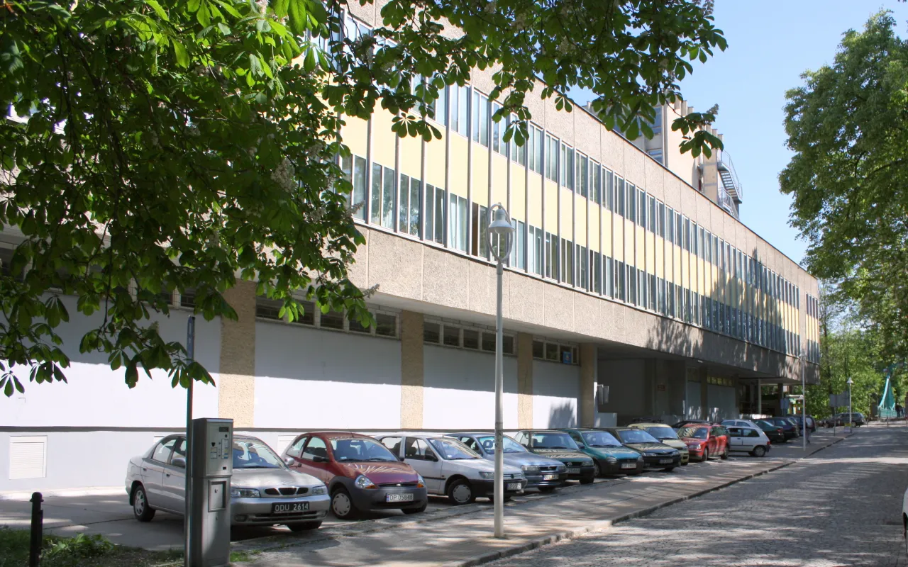 Uniwersytet Opolski biblioteka: bogate zasoby i dostępne usługi