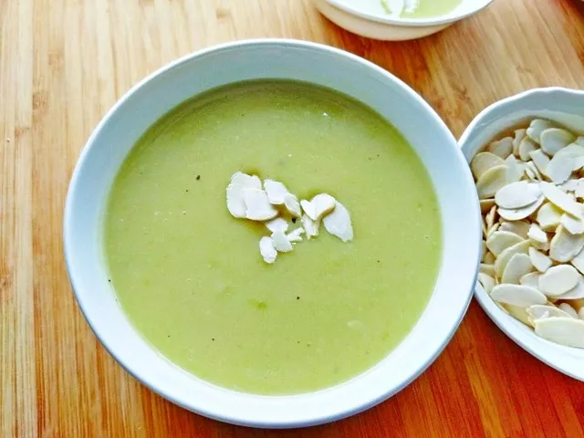 Jak ugotować zupę z cukinii w 30 minut - prosty przepis na pyszność Jak ugotować zupę z cukinii w 30 minut - prosty przepis na pyszność