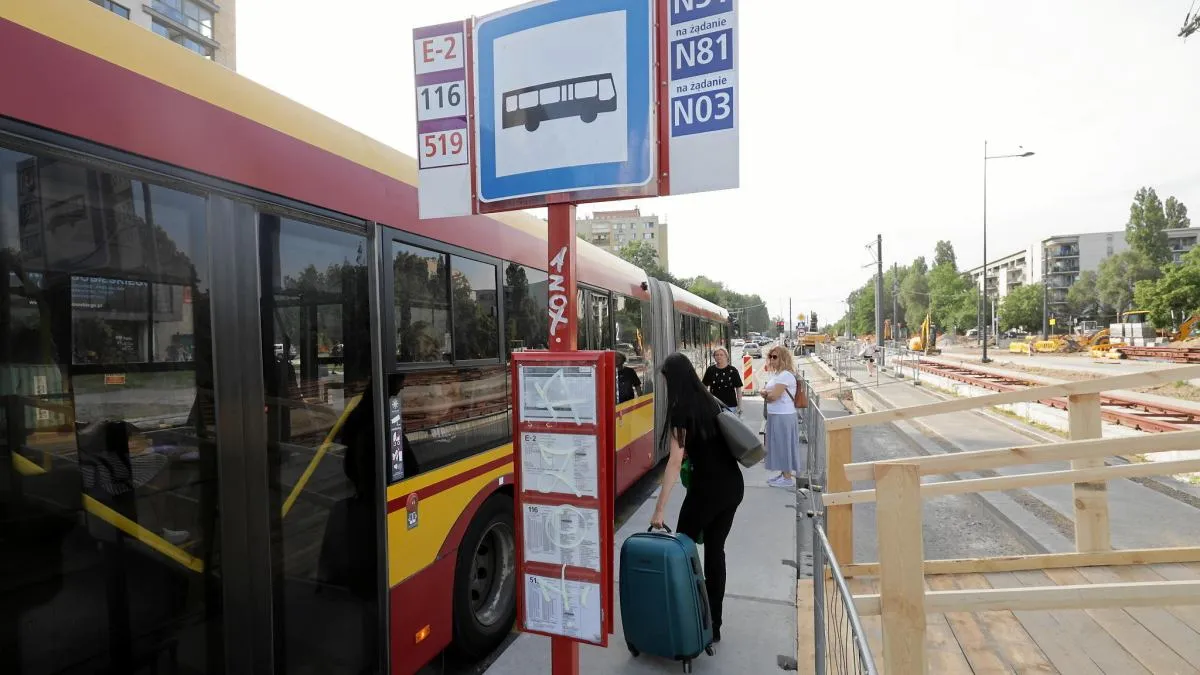 Jak dojechać do Osiedla Teatralnego w Krakowie - najlepsze opcje transportu
