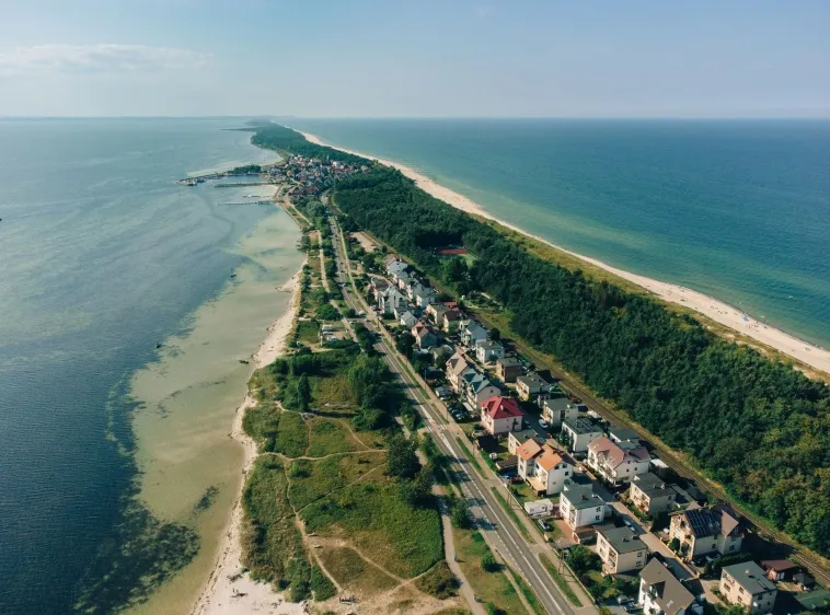 Ile kilometrów jest z Jastarni na Hel? Poznaj wszystkie szczegóły podróży