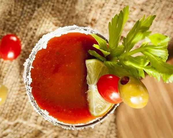 Lokale, gdzie barmani polecają krwawą mary i margaritę w Twoim mieście