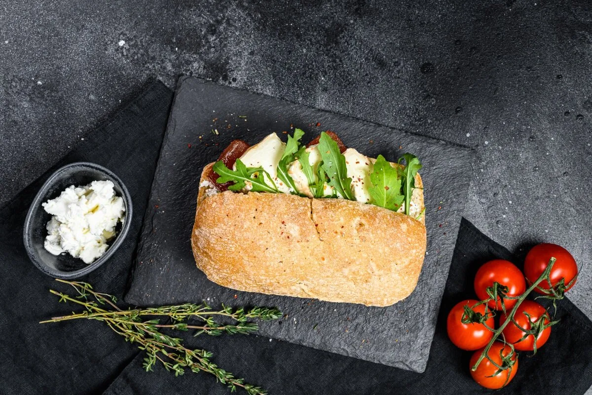 Prosty przepis na pyszne bułki bezglutenowe – domowe i bez trudu Prosty przepis na pyszne bułki bezglutenowe – domowe i bez trudu