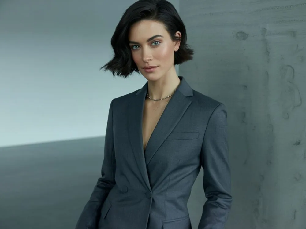 Jaką fryzurę do garnituru damskiego wybrać na ważne okazje: 10 porad