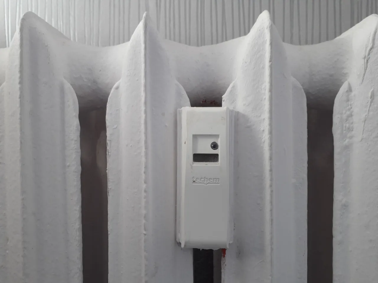 Podzielnik na kaloryferze – Montaż i działanie podzielnika ciepła w domu