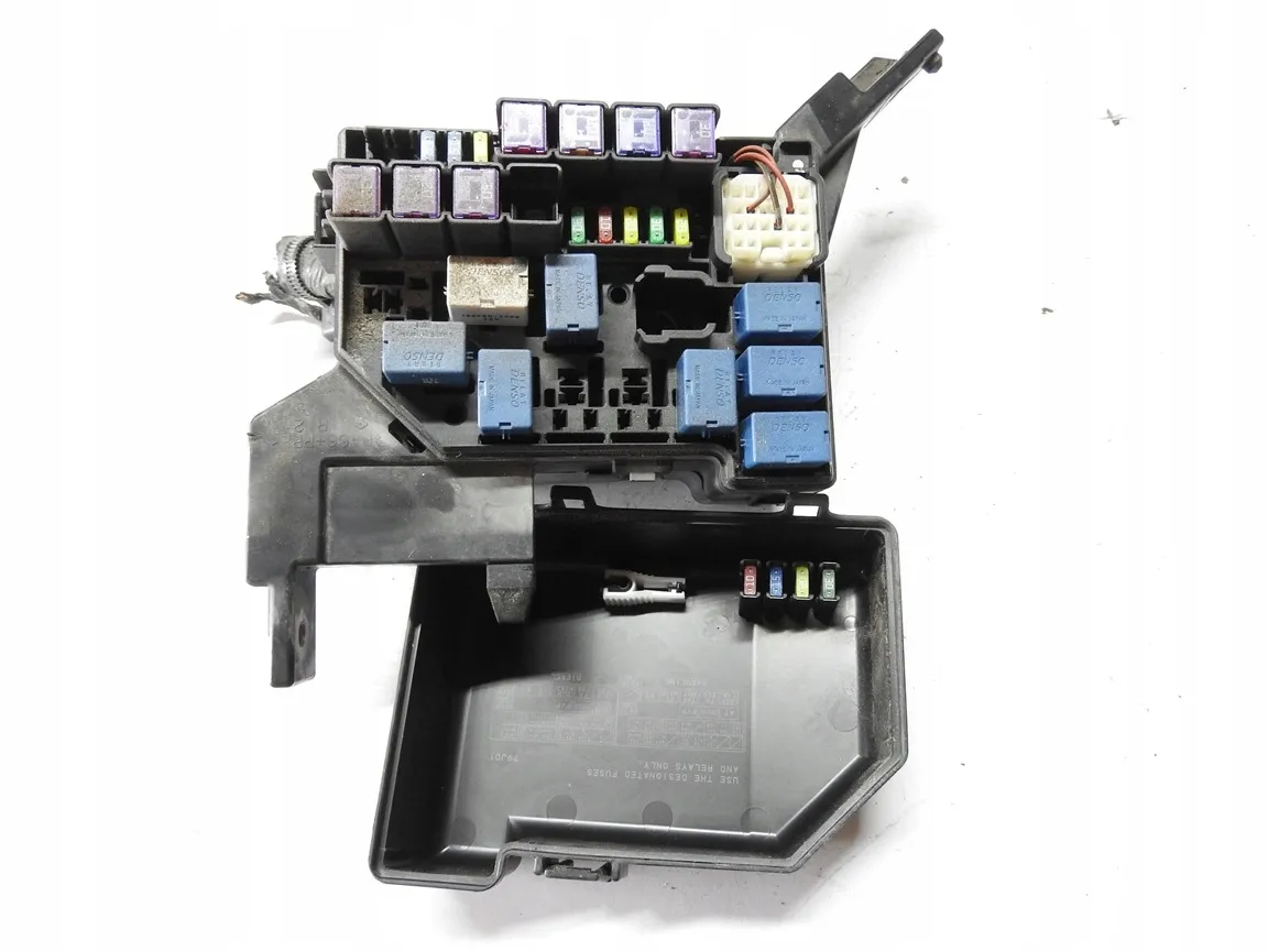 Gdzie są bezpieczniki w Suzuki SX4? Oto, co musisz wiedzieć