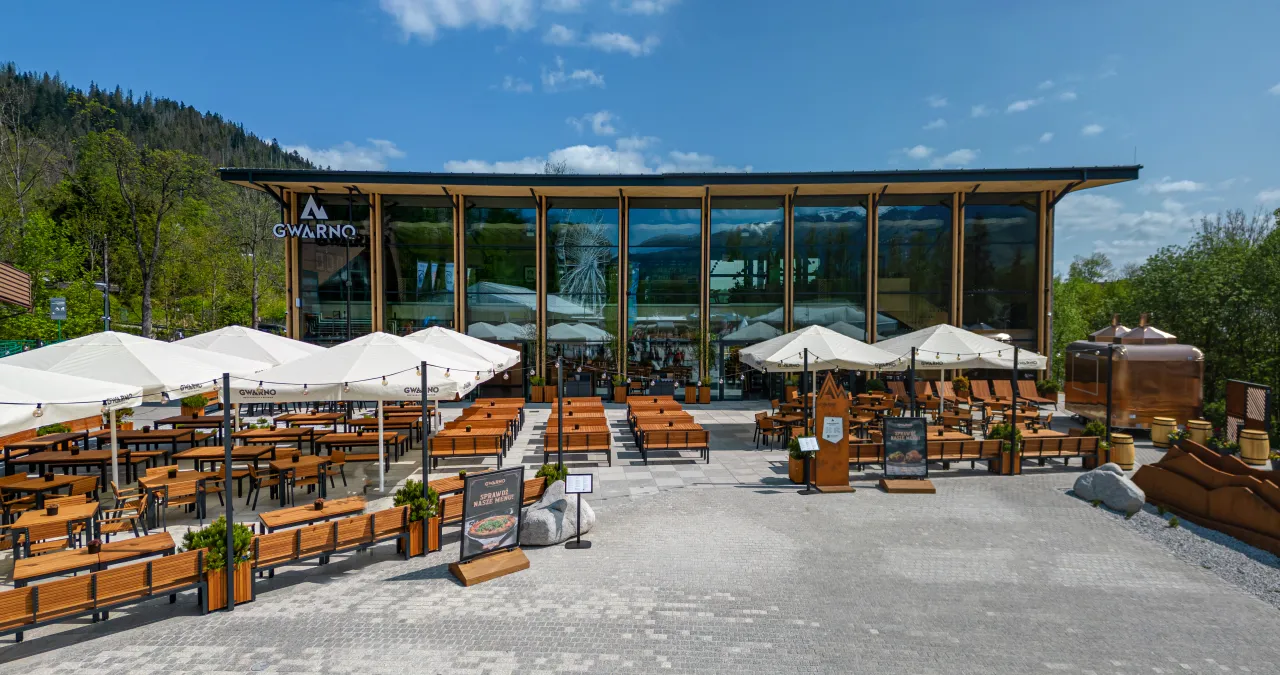 Restauracje na Gubałówce: Gdzie zjeść z najlepszym widokiem?