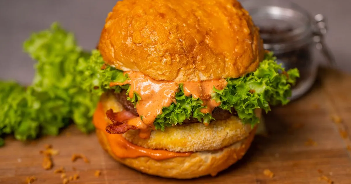 Domowy Burger Drwala: Przepis lepszy niż z McDonald's? Sprawdź!