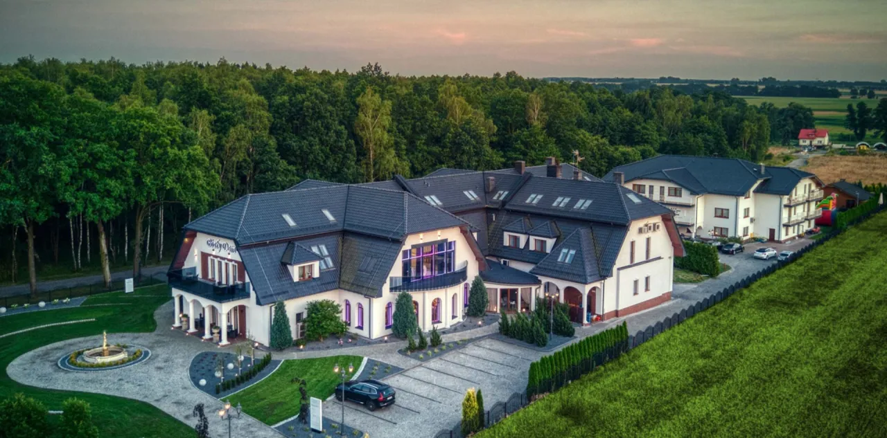 Biały Dom Paniówki: Luksusowy Hotel, SPA & Wesele | Gliwice