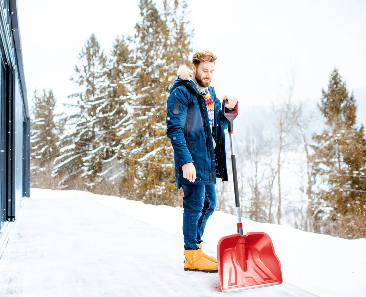 Jak odśnieżyć podjazd skutecznie i bezpiecznie – praktyczne porady