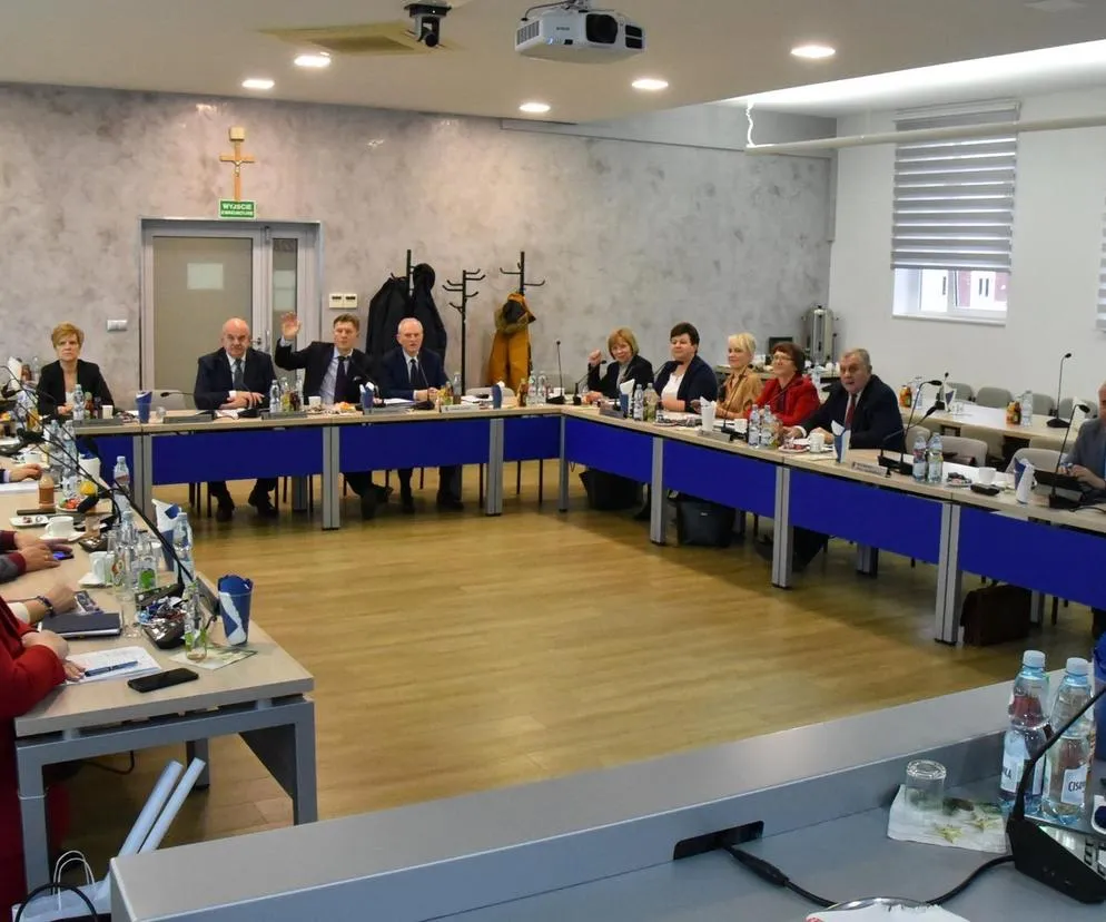 Ile zarabia radny osiedla we Wrocławiu? Zaskakujące różnice w wynagrodzeniach