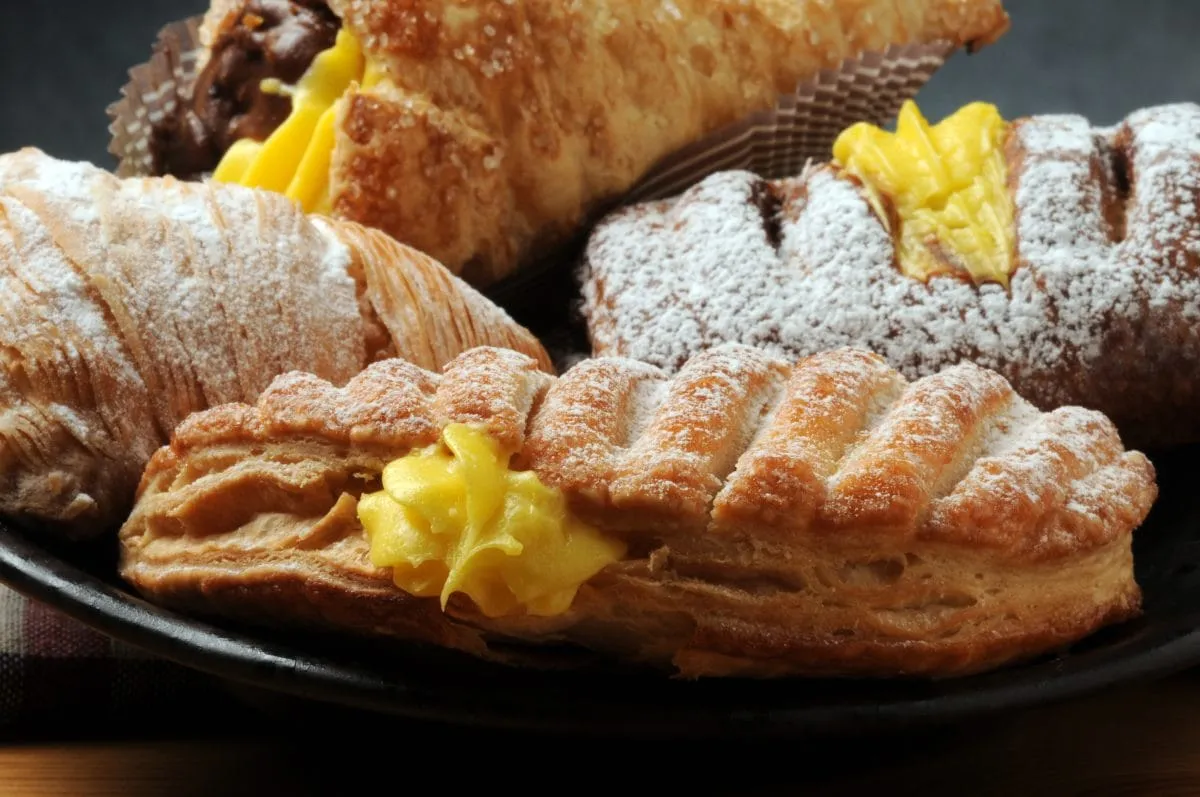 Co można zjeść na kolację na słodko - 10 pysznych propozycji deserów