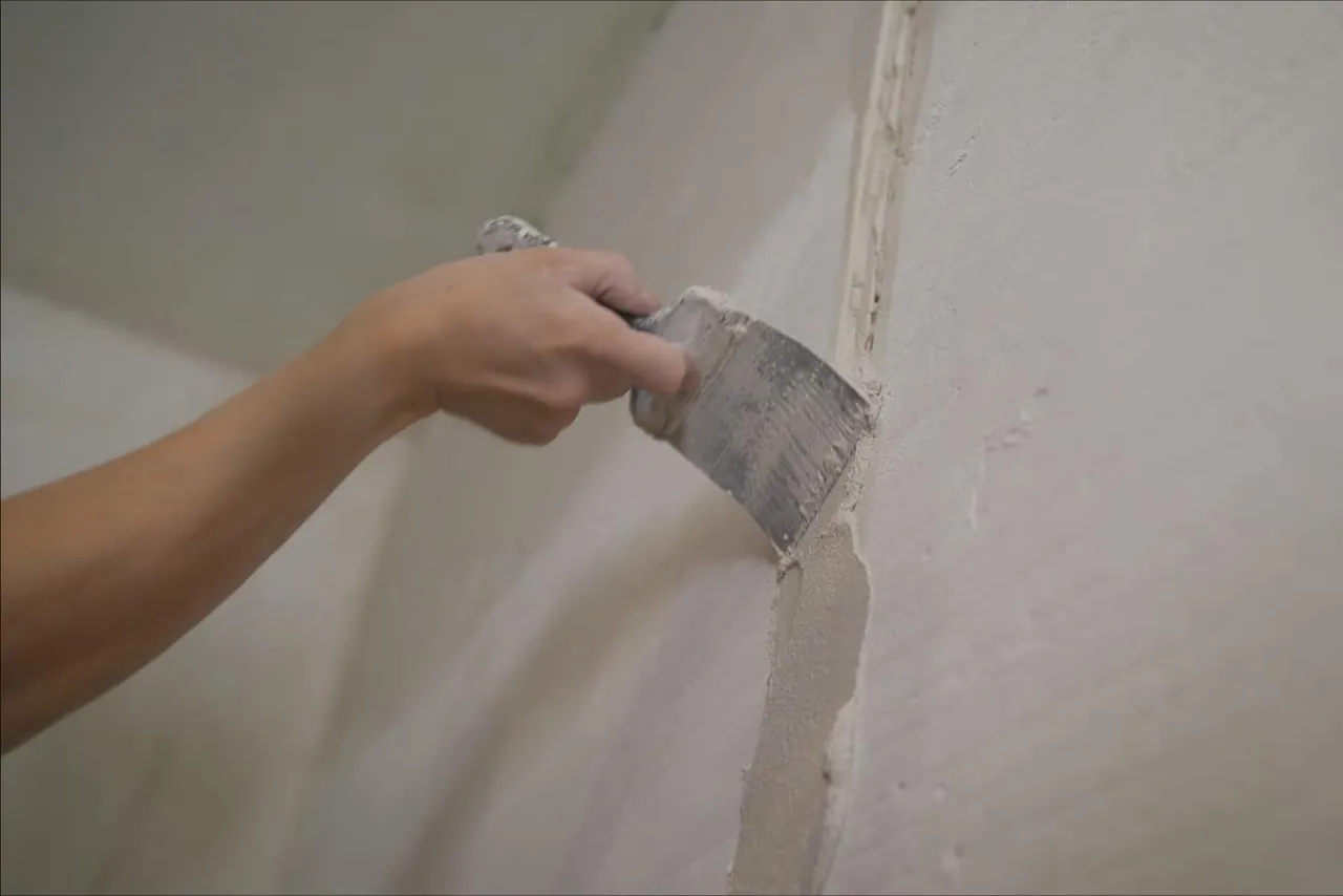 Co to jest zaprawa gipsowa? Zastosowania i właściwości