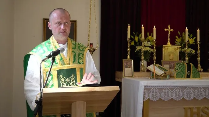 Ksiądz Edward Wesołek - legendarny duszpasterz Romów i obrońca tradycji