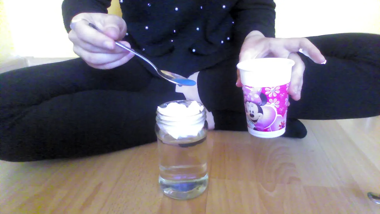 Jak powstaje deszcz w przedszkolu – proste eksperymenty i zabawy dla dzieci