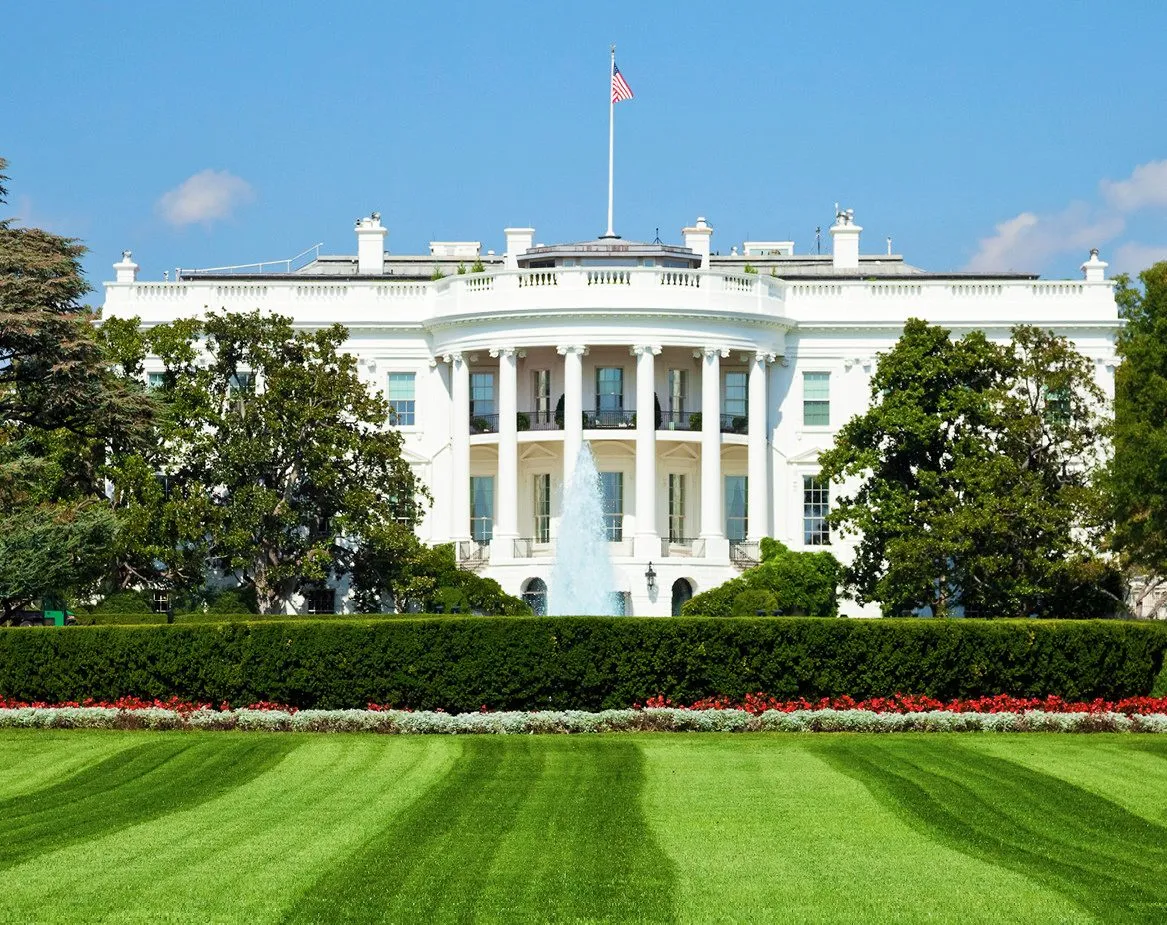 Gdzie mieszka prezydent USA? Odkryj tajemnice Białego Domu