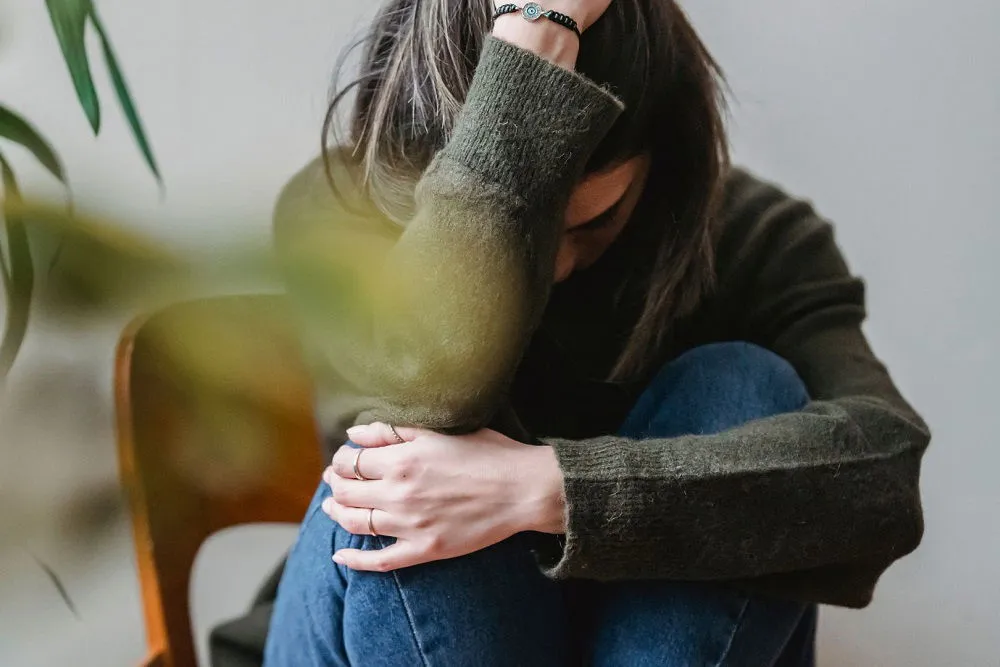 Jak skutecznie radzić sobie z fobią społeczną i pokonać lęk