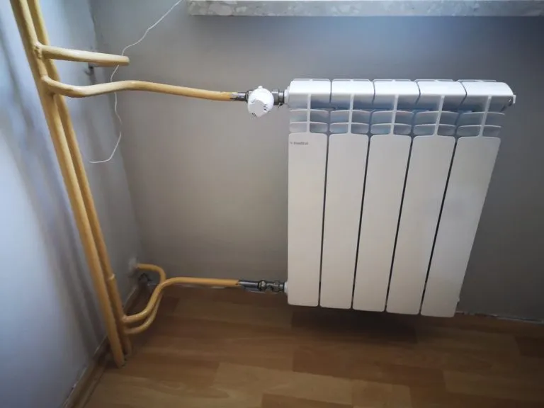 Jak wymienić kaloryfer w bloku bez zbędnych problemów i kosztów Jak wymienić kaloryfer w bloku bez zbędnych problemów i kosztów