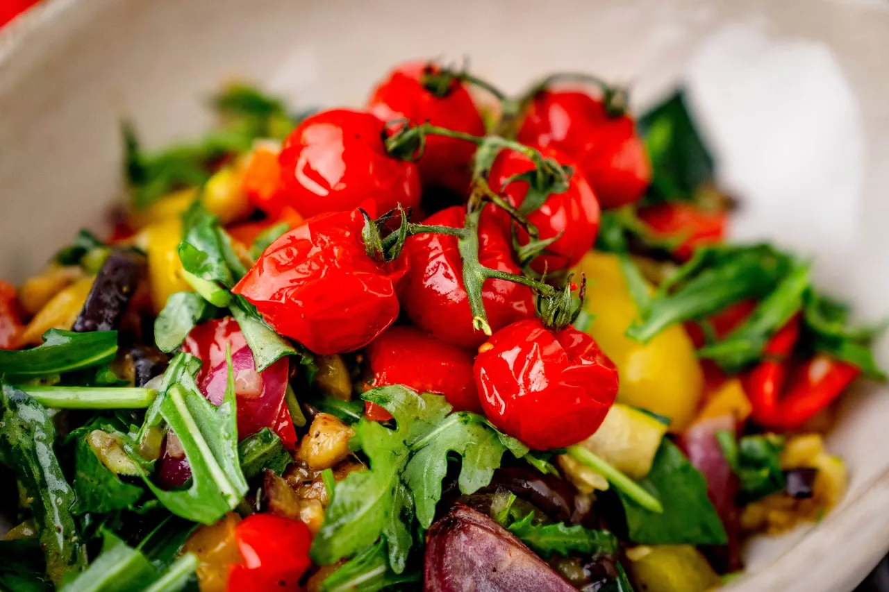 Salat grillen: Einfache Rezepte für rauchig-knackiges Grillgemüse