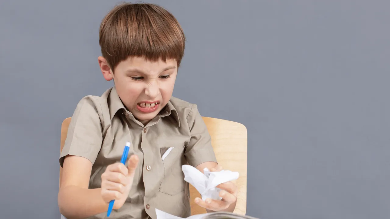 Jak wyciszyć dziecko: skuteczne metody na uspokojenie emocji