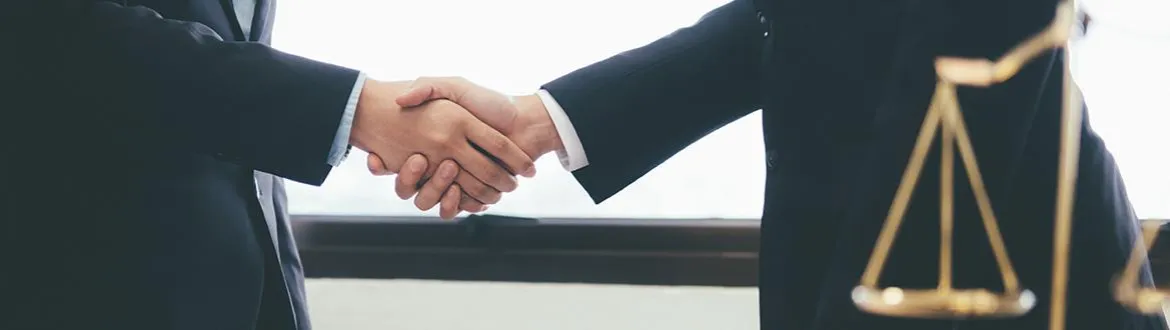 Co robi prawnik i jak może pomóc w trudnych sytuacjach prawnych