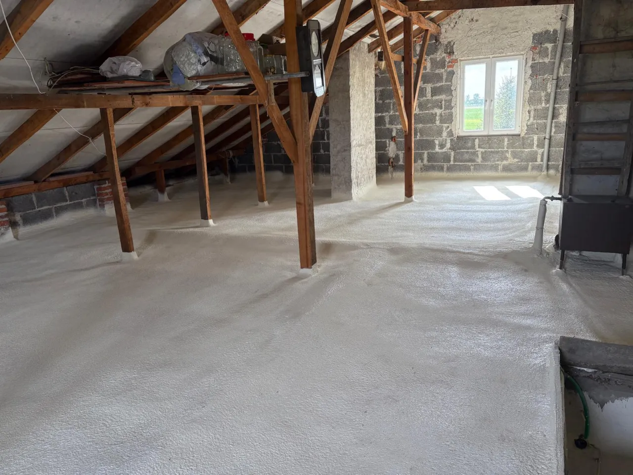 Ile kosztuje ocieplenie pianą PUR? Poznaj ceny i oszczędności