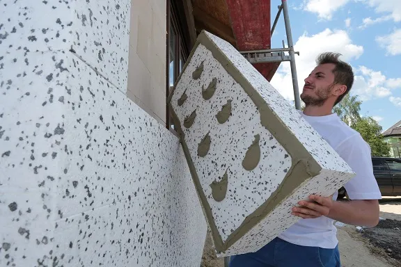 Czy styropian 25 cm to opłacalna inwestycja w oszczędności?