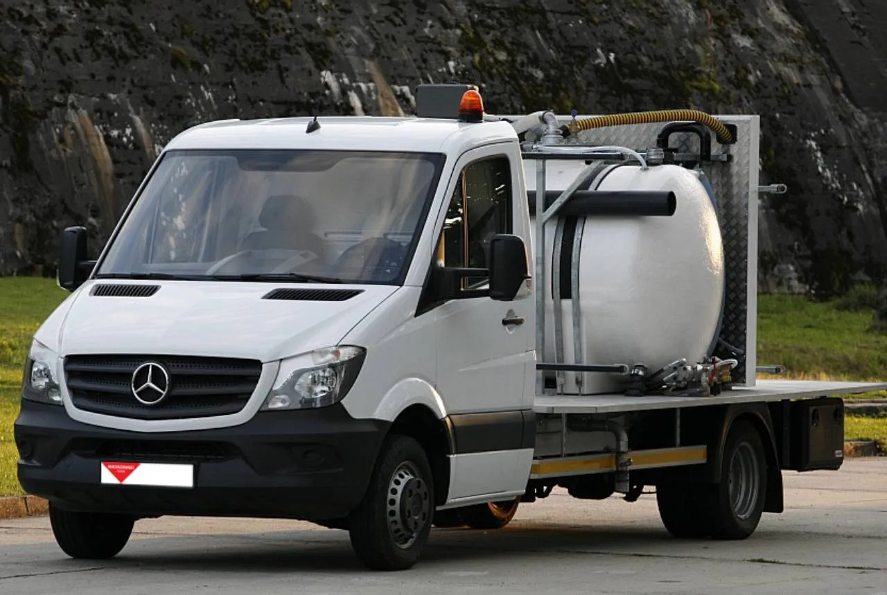 Ile kosztuje zabudowa asenizacyjna? Ceny, czynniki i przykłady pojazdów