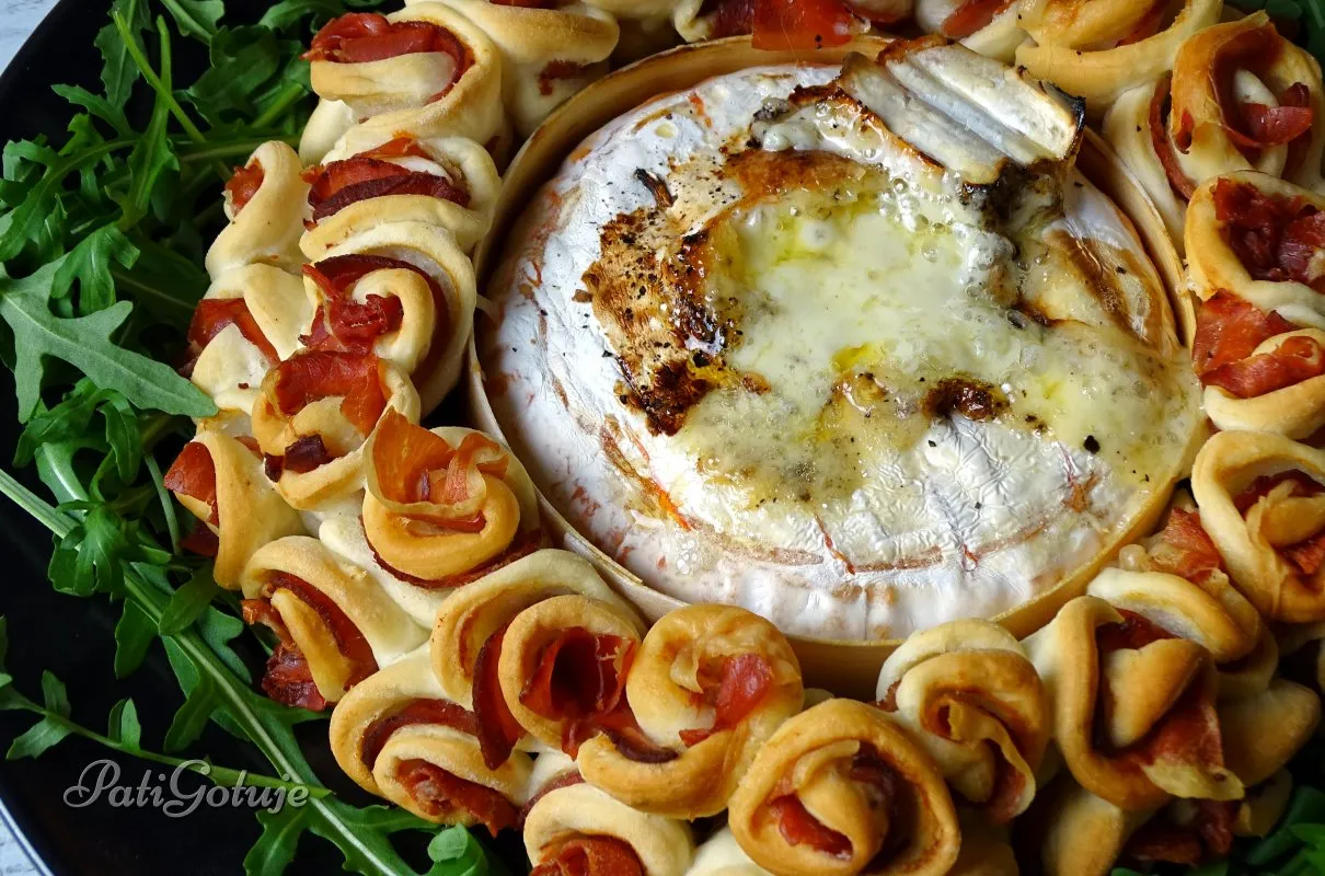 Zapiekanka z camembertem: Prosty przepis na idealny ser