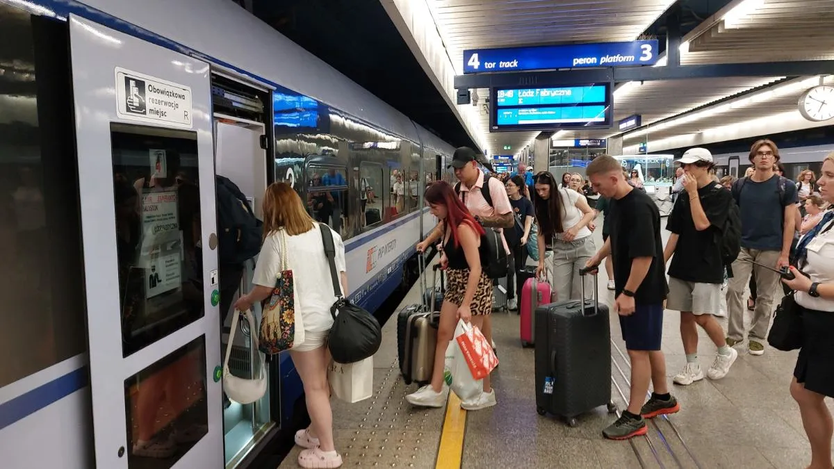 Pociąg Warszawa Kołobrzeg pośpieszny o 13.30 – skąd odjeżdża?