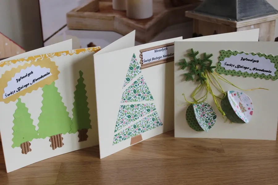 Jak zrobić kartki świąteczne z dzieckiem – kreatywne pomysły na zabawę