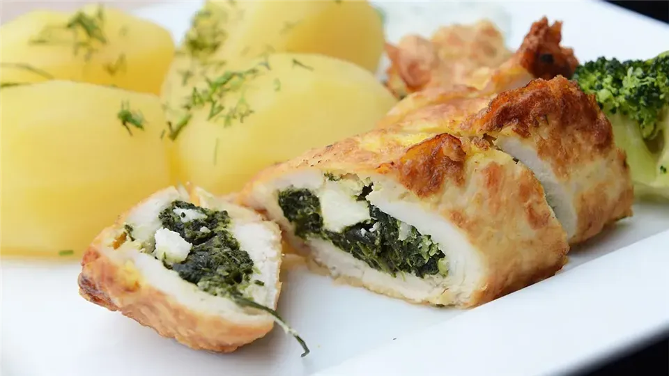 Czym faszerować roladki z kurczaka? Odkryj pyszne pomysły na nadzienie