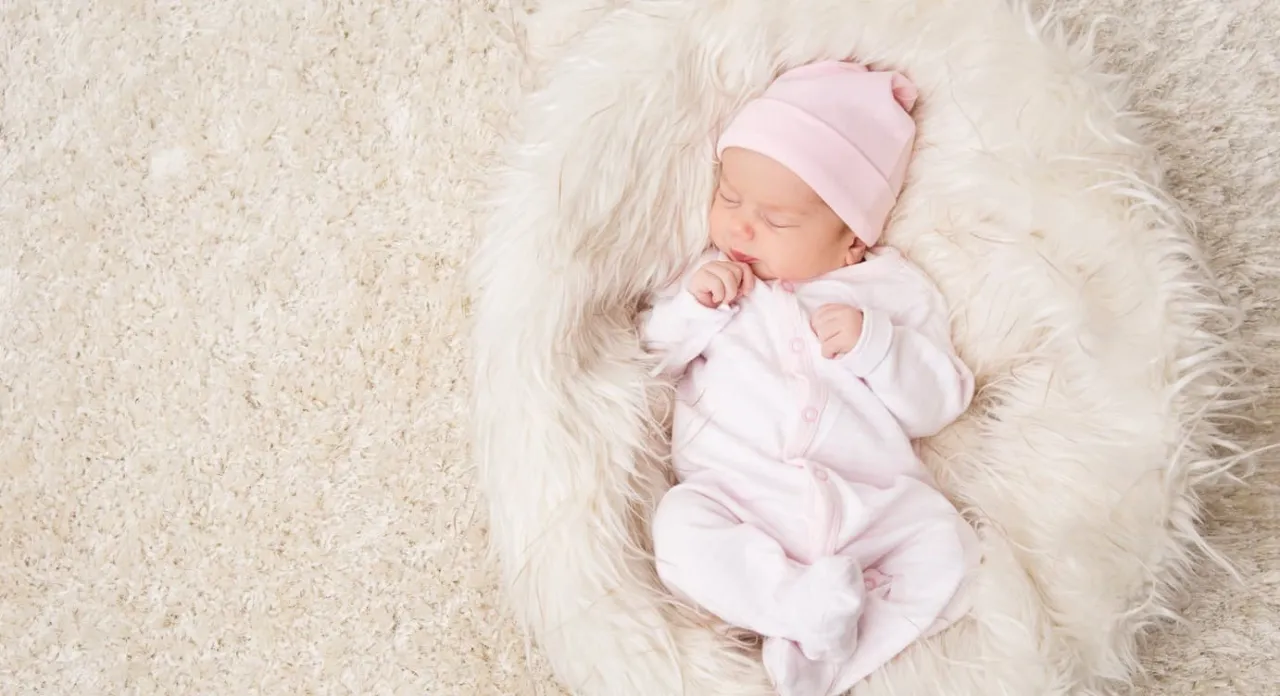 Jak właściwie dobrać rozmiar czapki dla niemowlaka i uniknąć błędów