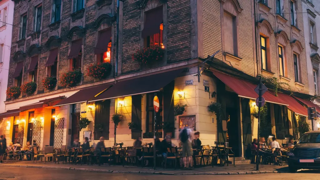 Gdzie zjeść w Krakowie Stare Miasto? Odkryj najlepsze miejsca na posiłek