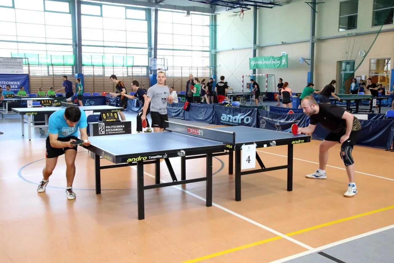 Gdzie zagrać w tenisa stołowego w Rzeszowie? Ceny i rezerwacje