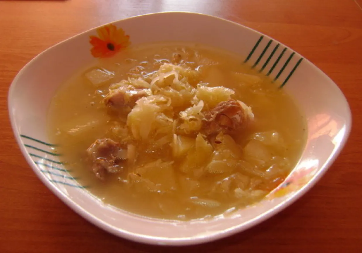 Jaką zupę na golonce przygotować, by zaskoczyć gości?