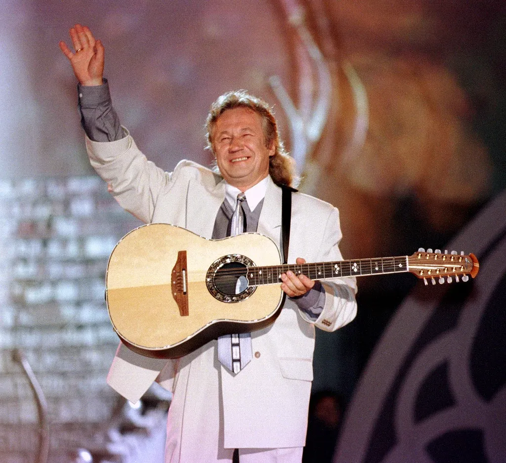 Kto śpiewa kolorowe jarmarki i jak zdobył serca Polaków