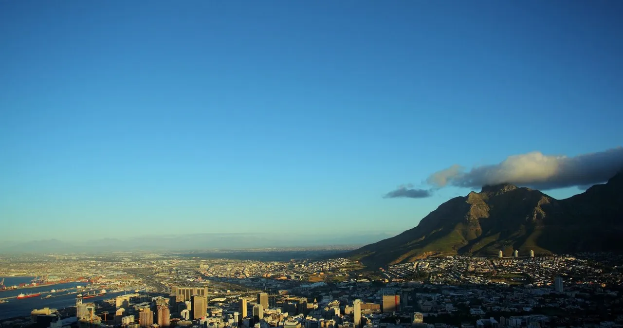 Wiadomości z Południowej Afryki: co warto wiedzieć o lokalnej polityce