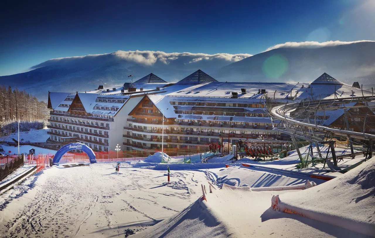 Gdzie są hotele Gołębiewskiego? Odkryj najlepsze lokalizacje w Polsce