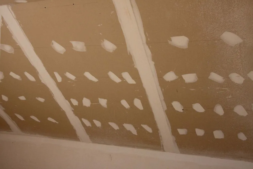 Czy regipsy można malować? Oto kluczowe kroki do udanego malowania.