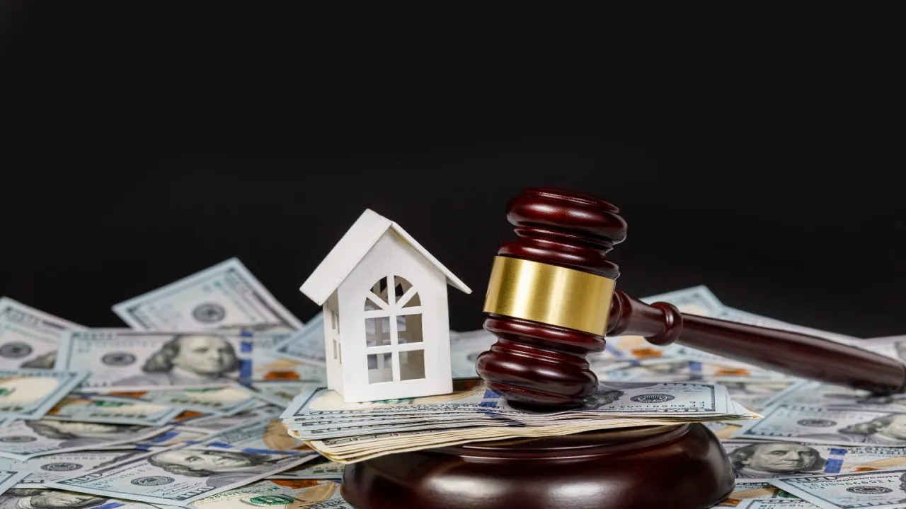 Uważaj! Jak nie narazić się na kłopoty przy zakupie zadłużonej nieruchomości